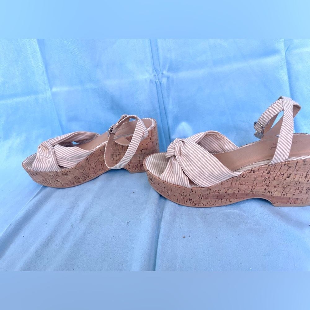 Striped wavy bottom platform wedge espadrilles